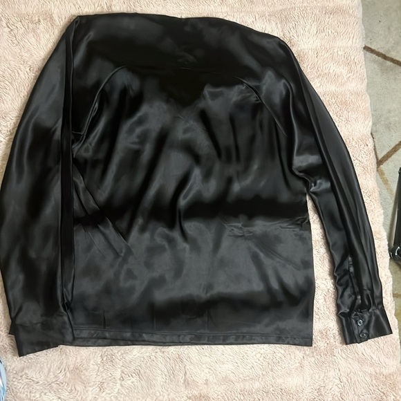 Simply Vera (Vera Wang) black tie neck satin-like blouse - Picture 10 of 10